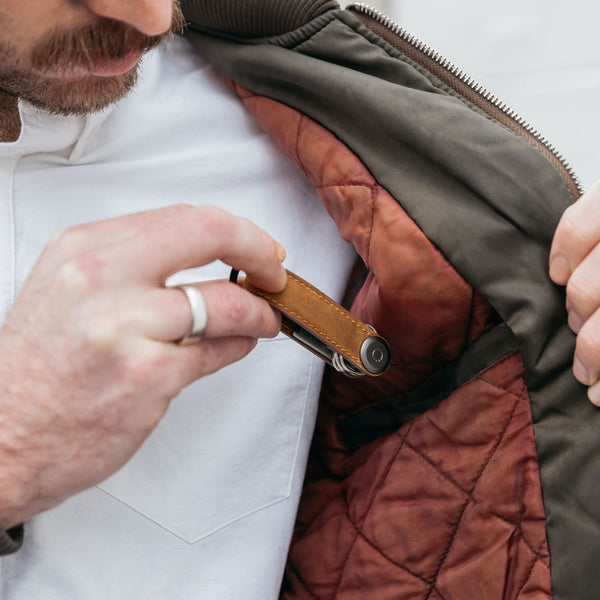 Crazy-Horse Key Organizer <br> Chestnut Brown with Brown Stitching