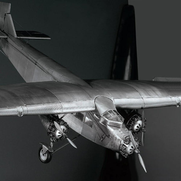 Ford Trimotor <br> (L 67 x H 20) cm