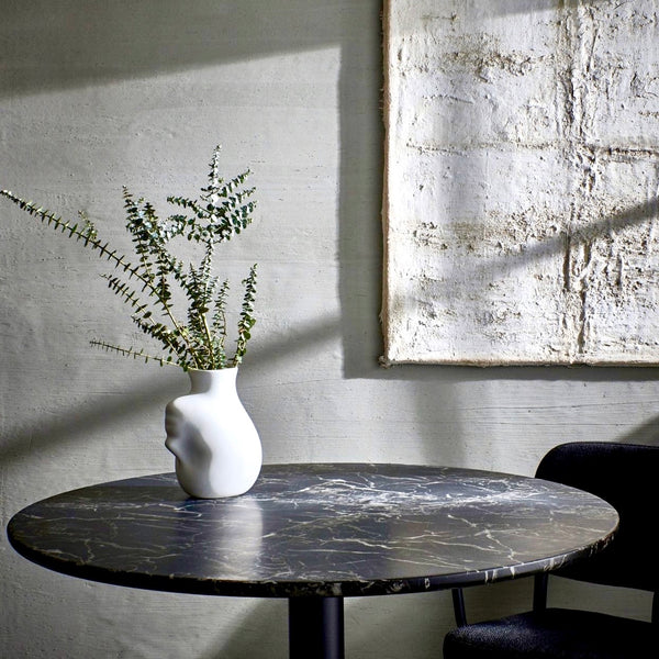 Head Upside Down Vase <br> White <br> (L 20 x W 15 x H 25) cm