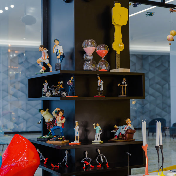 Lady Lawyer <br> (L 9.5 x H 22.5) cm