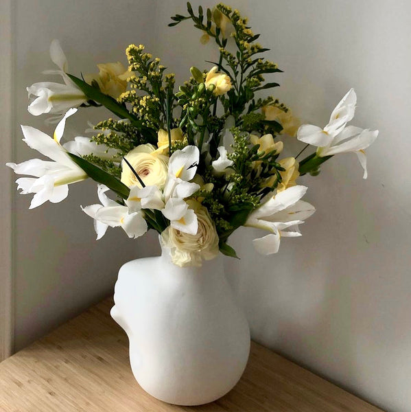Head Upside Down Vase <br> White <br> (L 20 x W 15 x H 25) cm