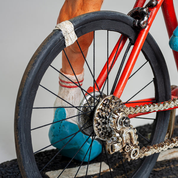 The Cyclist <br> (L 37 x H 38) cm