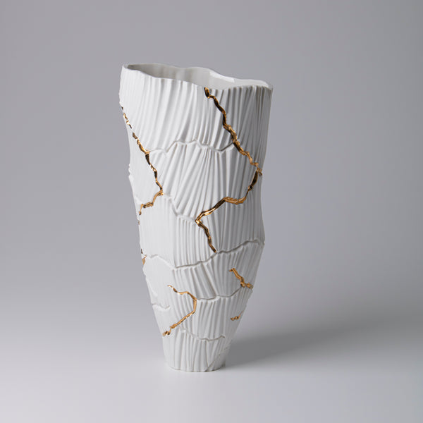 Anemos Meltemi Vase <br> White with Gold Cracks <br> (L 17 x W 17 x H 35) cm